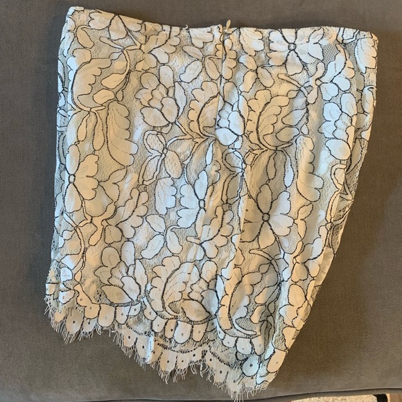 Zara White Lace Shorts - Picture 3 of 3